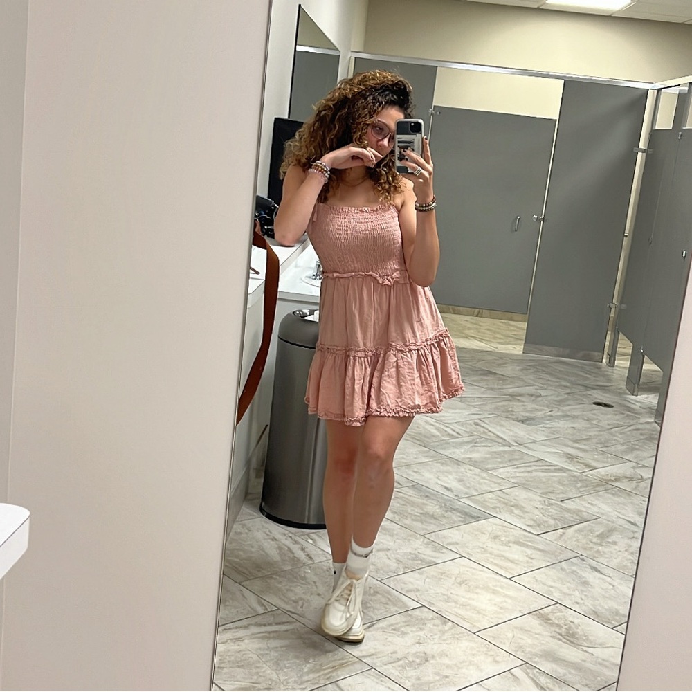 Baby pink short dress with ruffles